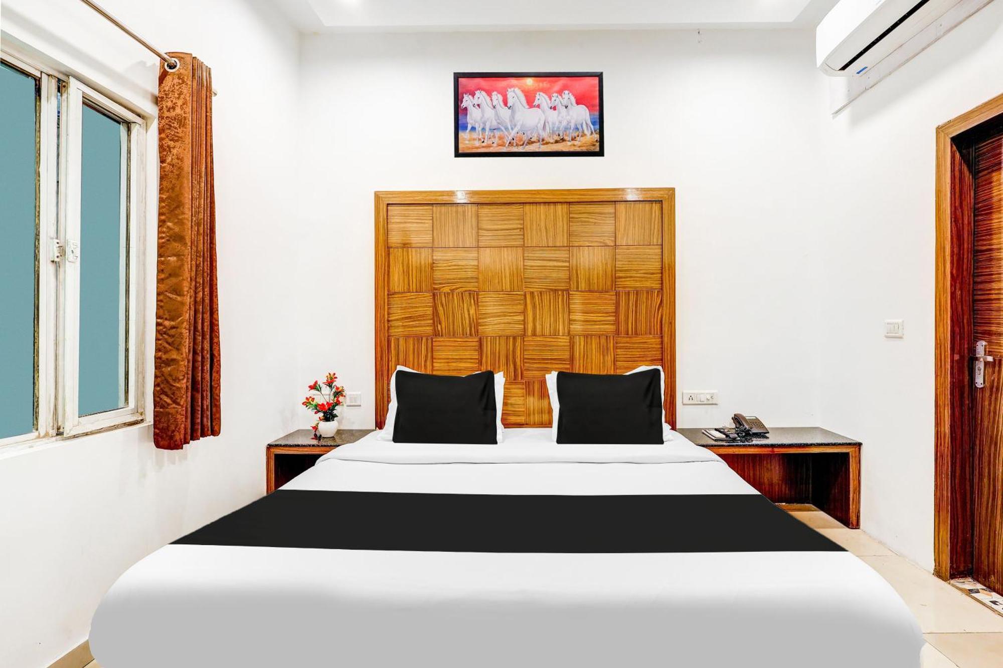 Super Townhouse Arakashan Road Paharganj Formerly Mohan International Hotel New Delhi